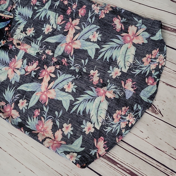 Cactus Floral  Print Button Down - Picture 3 of 8